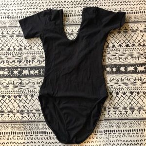 Short sleeved leotard